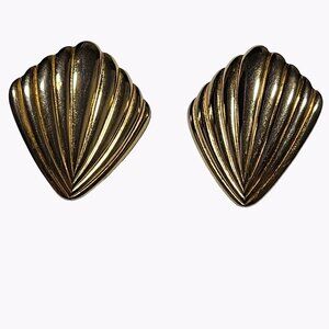 Vintage Gold Tone Seashell Scalloped Drop Earrings Elegant Fashion Jewelry Women